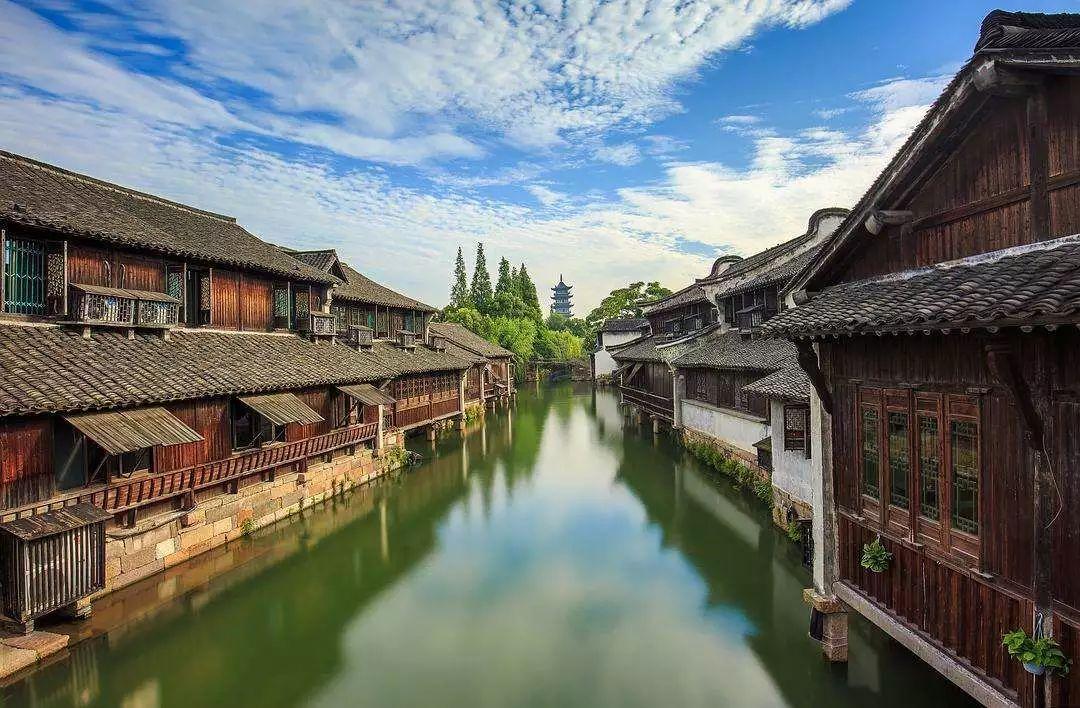 逃离荒废的戏院